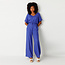 SKFK SKFK effen v-hals jumpsuit ALAIA ROYAL met ceintuur van ecovero