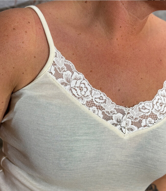 ENGEL Wol zijde hemd NATUREL MET KANT v-hals