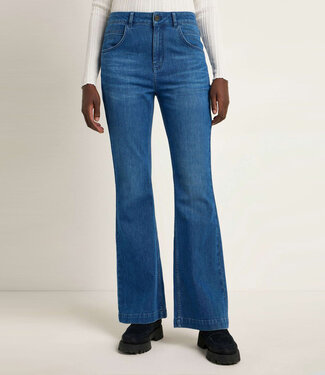 Lanius LANIUS bootcut jeans AMY MID BLUE van biologisch katoen
