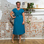 MADNESS midi v-hals jurk ANIEK TEAL met knopen en ceintuur