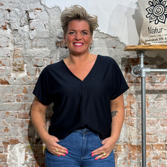 Lanius LANIUS top met v-hals van tencel ITA MIDNIGHT .