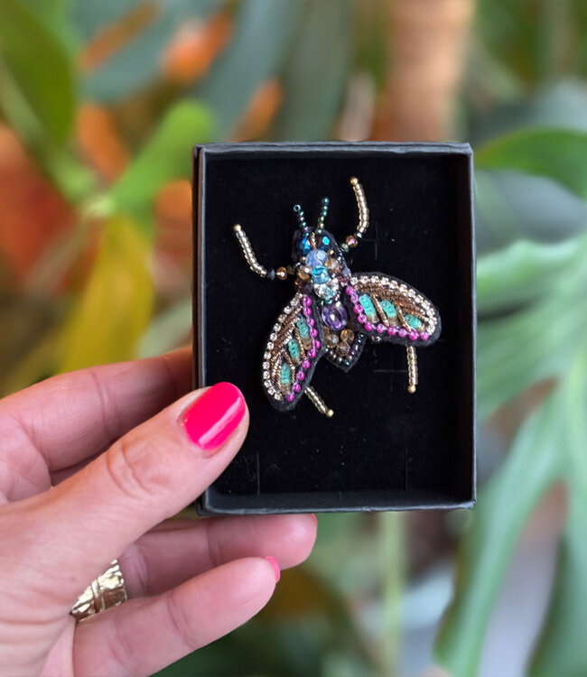 FAIRTRADE broche VLIEG PAARS GROEN met pailetten en kralen