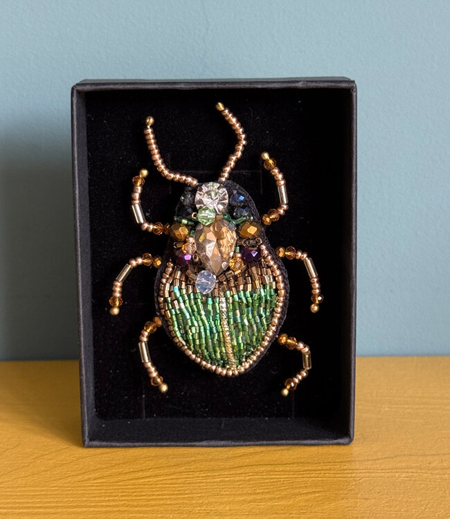 FAIRTRADE broche KEVER GROEN met pailetten en kralen