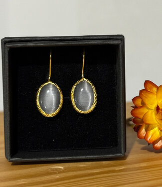 happy lona Oorbellen met cateye stones verguld CEYDA GREYISH
