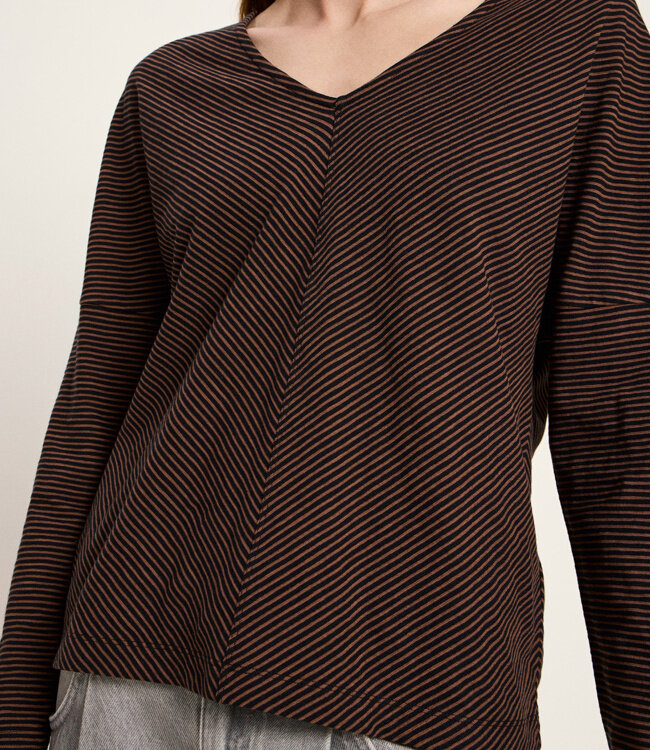 LANIUS gestreept v-hals shirt KATO CINNAMON BLACK