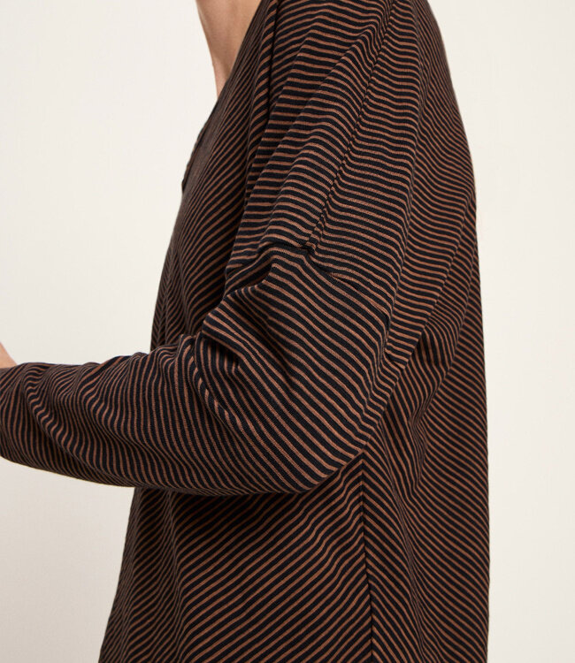LANIUS gestreept v-hals shirt KATO CINNAMON BLACK