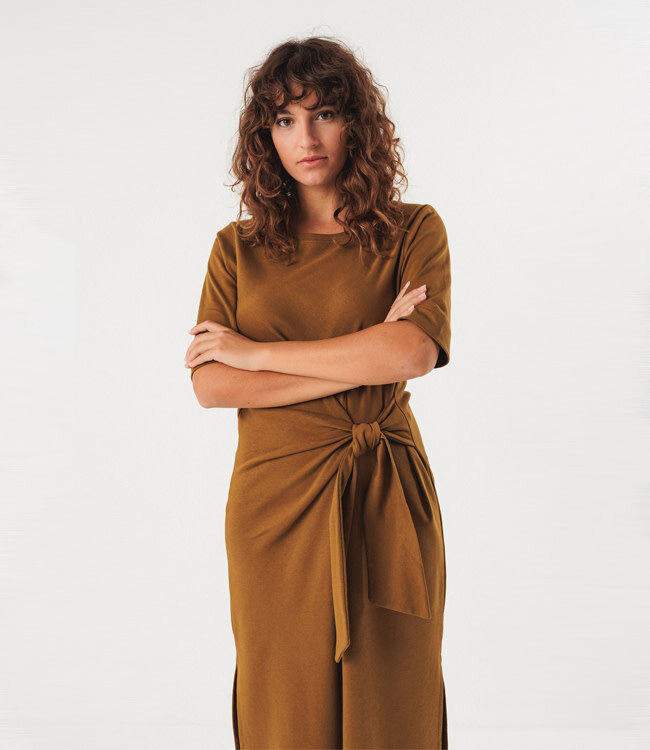 SKFK jurk ANI OLIVE met strik van biologisch katoen