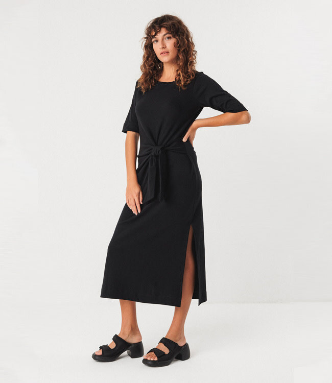 SKFK jurk ANI BLACK met strik van biologisch katoen