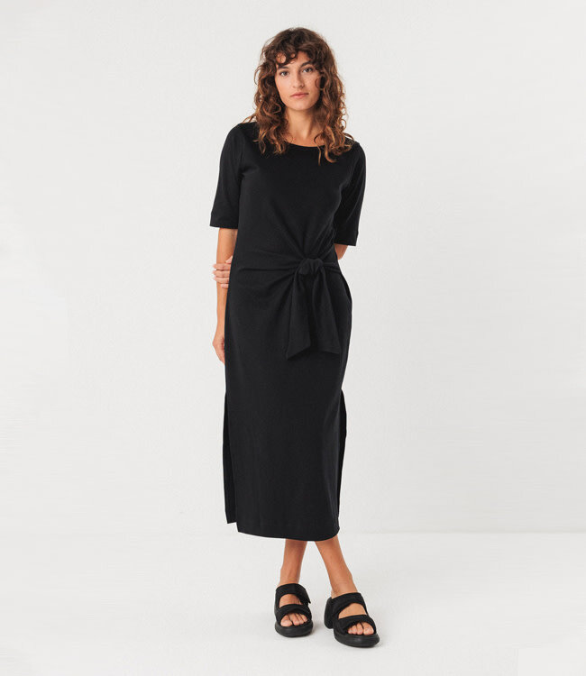 SKFK jurk ANI BLACK met strik van biologisch katoen