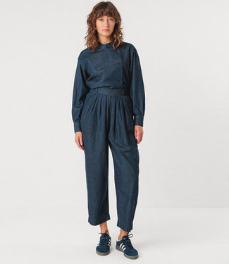 SKFK SKFK broek met plooien AMATZA RAW DENIM biologisch katoen
