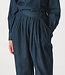 SKFK broek met plooien AMATZA RAW DENIM biologisch katoen