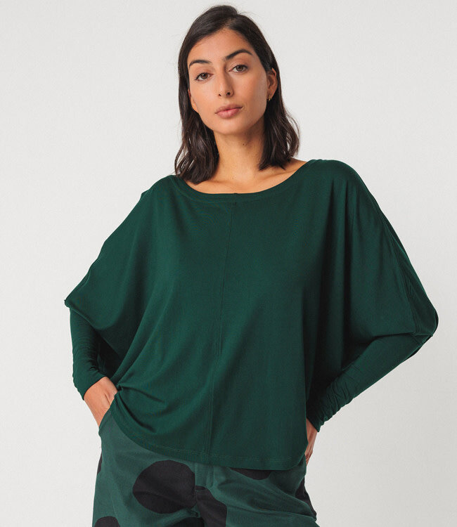 SKFK shirt met vleermuismouw ZURI DARK GREEN van modal