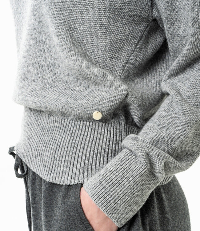 LIVING CRAFTS v-hals trui ALINA GREY biokatoen en wol