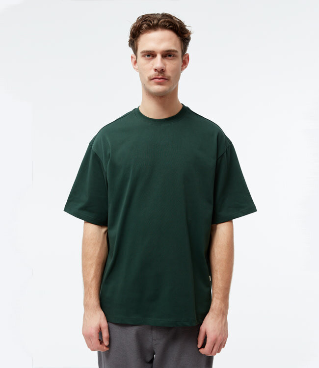 GIVN effen t-shirt CLIFFT GREEN van biologisch katoen