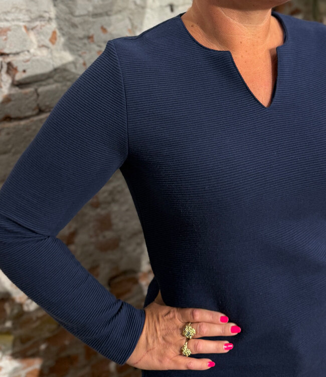 MADNESS v-hals trui MONI BLUE biologisch katoen wafel jersey