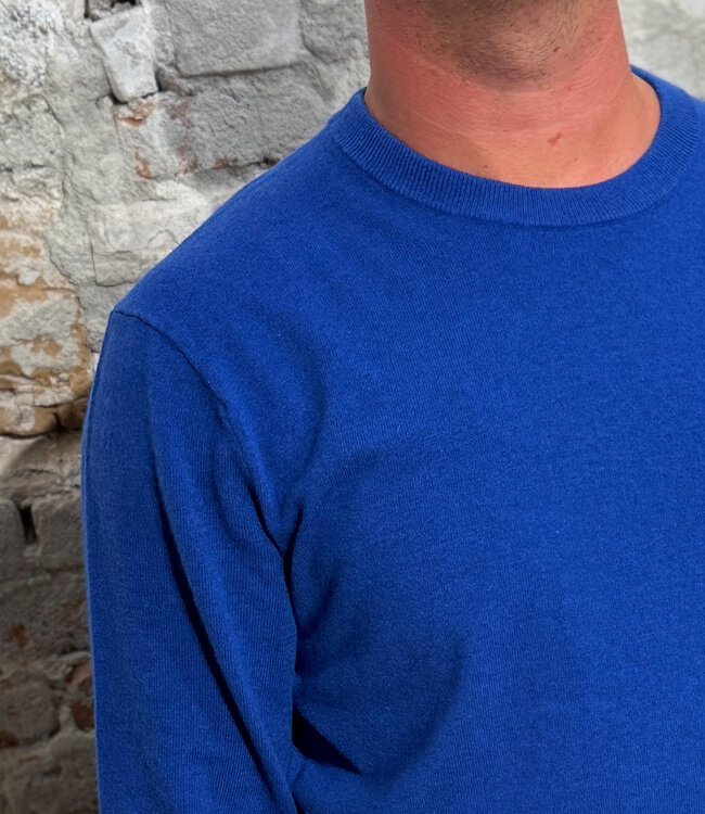 THINKING MU trui LUCIEN INDIGO van 100% wol