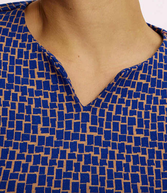 TRANQUILLO v-hals trui ZARA BLUE met print biologisch katoen