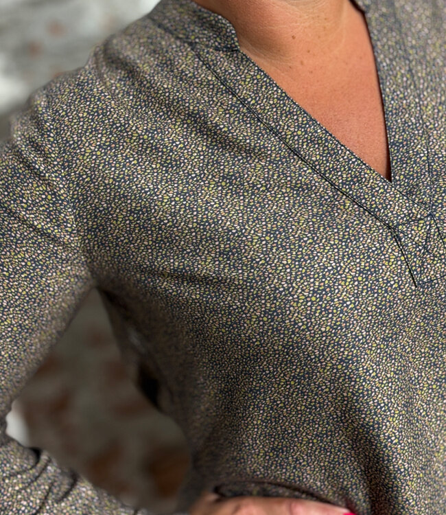 MADNESS v-hals blouse DIONE BLUE ecovero wol