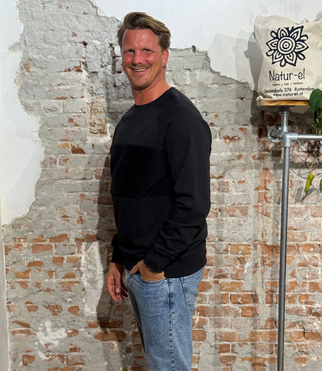 RECOLUTION sweater CHERVIL BLACK biologisch katoen