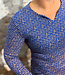 TRANQUILLO v-hals trui ZARA BLUE met print biologisch katoen