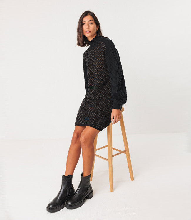 SKFK gebreide jurk KALI BLACK BROWN biologisch katoen