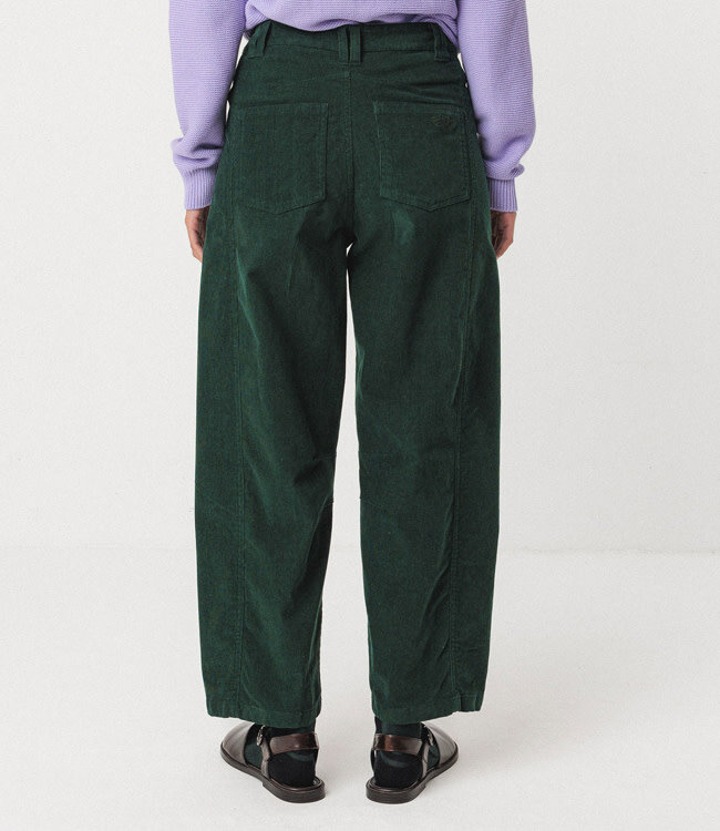 SKFK barrel leg corduroy broek NARKUE GREEN biologisch katoen