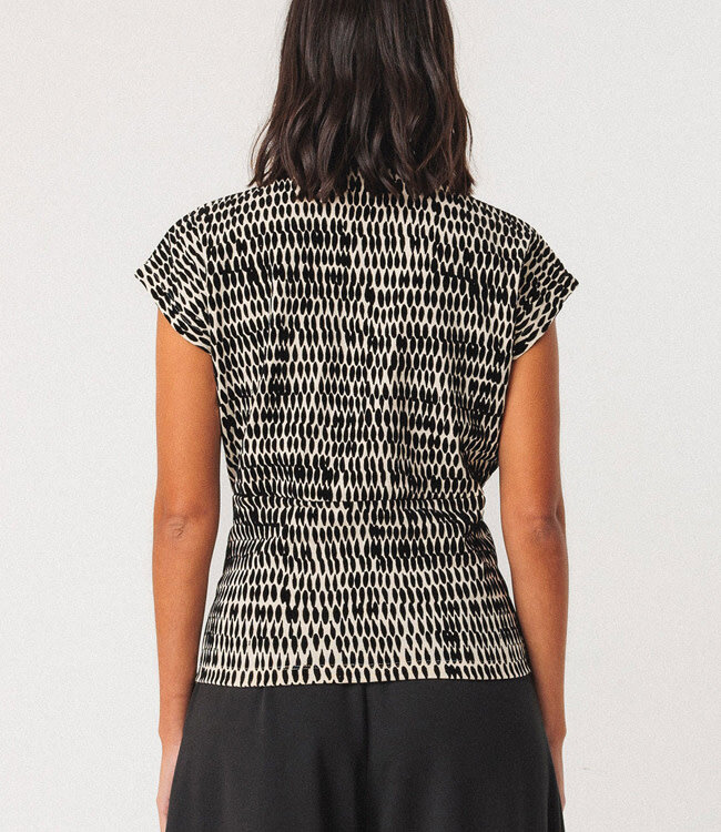 SKFK v-hals shirt MAIA DROPS met overslag biologisch katoen