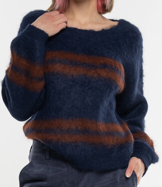 Alma & Lovis ALMA & LOVIS fluffy wollen alpaka trui NAVY STRIPES