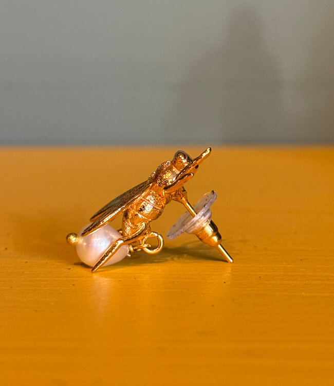 Fairtrade Oorbellen oorstekers FLY zirkonia 25k verguld met parel