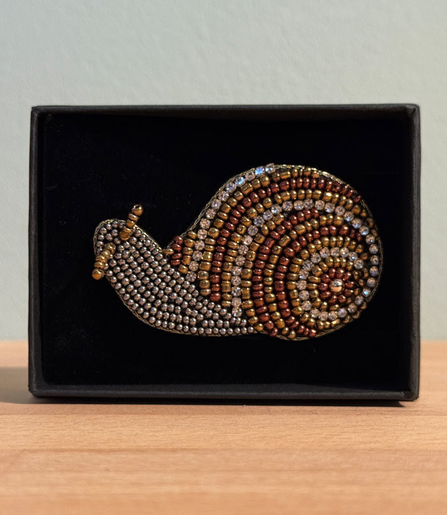 FAIRTRADE broche SNAIL met pailetten en kralen