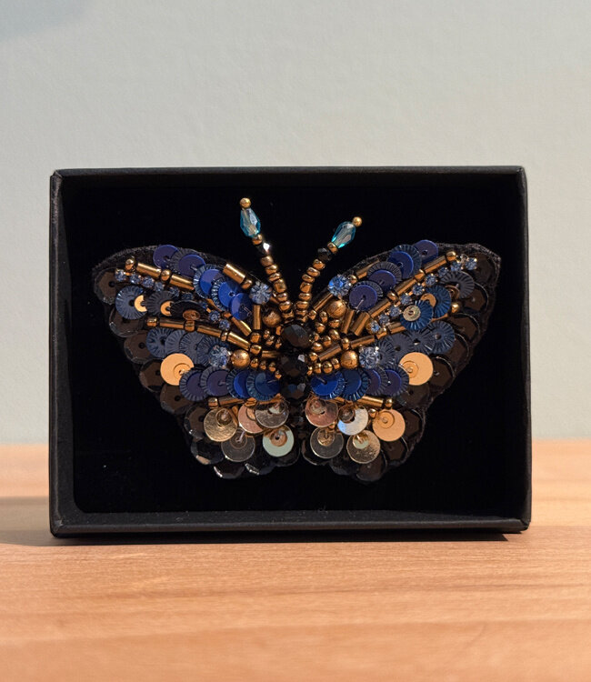 FAIRTRADE broche VLINDER BLUE met pailetten en kralen