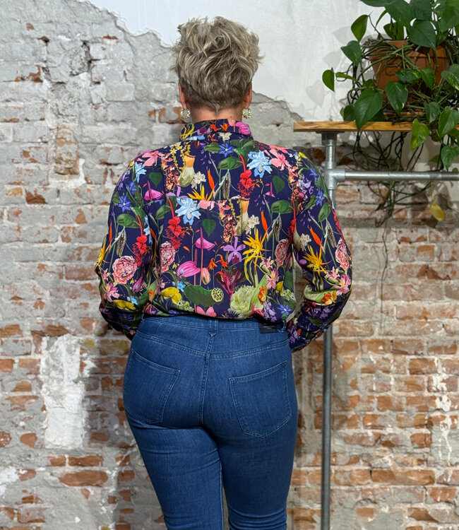 HIMALAYA blouse met strik PARADISE NAVY met print ecovero