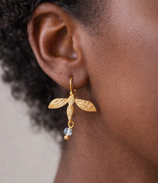 happy lona Oorbellen met half edelsteen verguld BUMBLE BEE BLUE