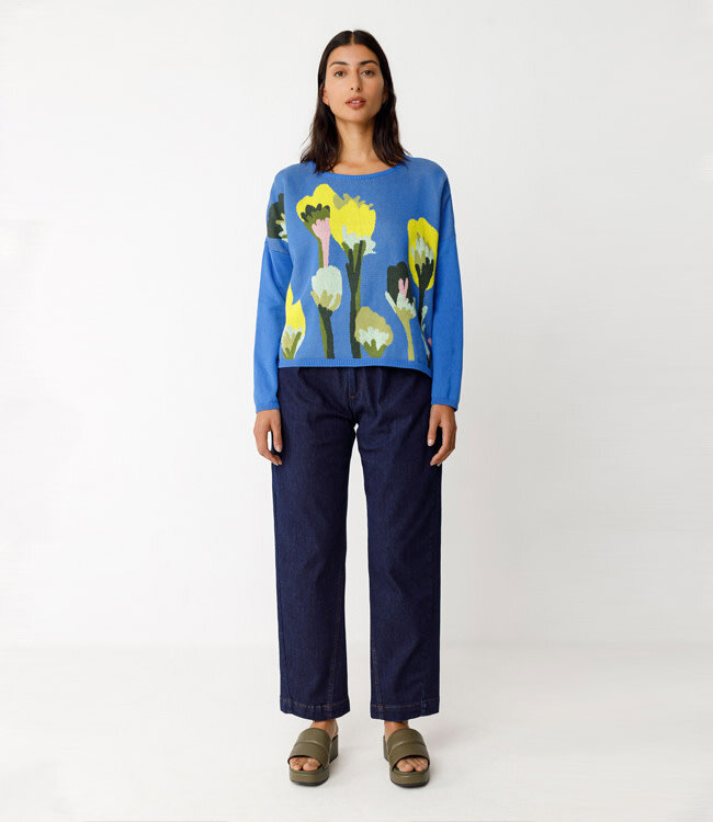 SKFK gebreide trui AIARE CROCUS BLUE van biologisch katoen