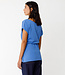 SKFK effen shirt ALAINE BLUE met twistdetail biologisch katoen