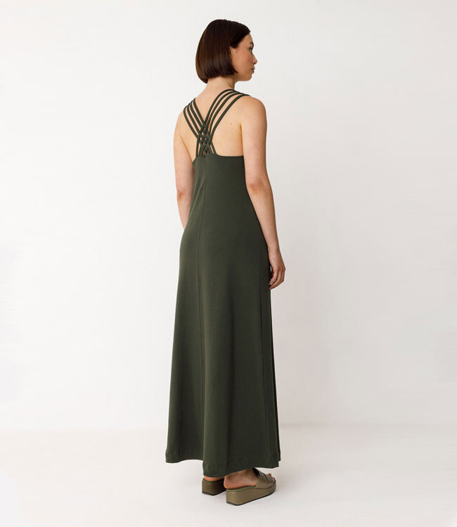 SKFK effen jurk TIRTSA GREEN met bandjes van biologisch katoen