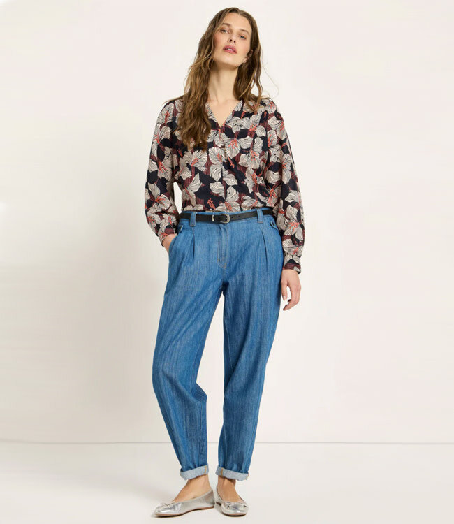 LANIUS v-hals blouse ONYX BLOOM van biologisch katoen