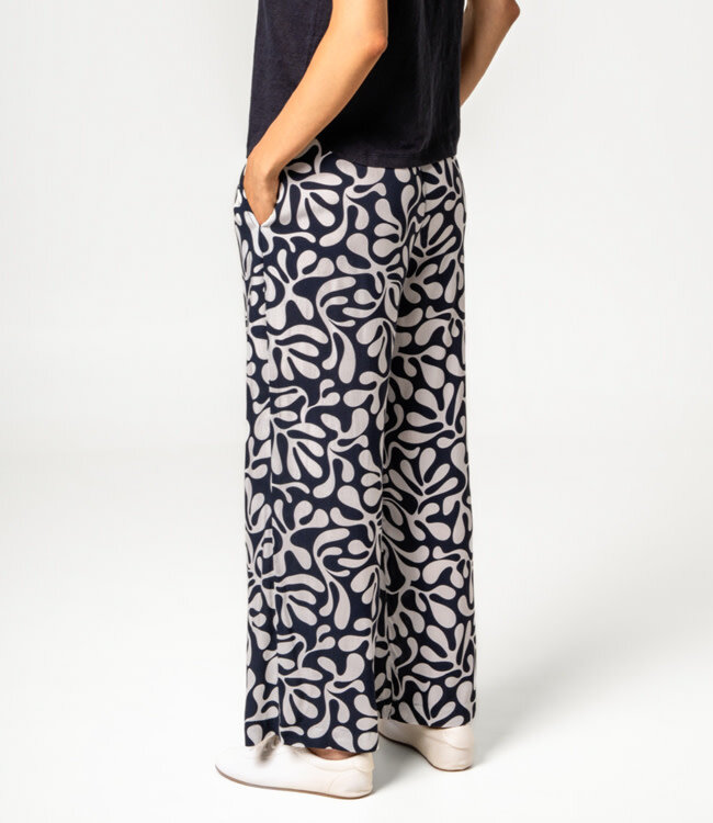 LIVING CRAFTS wijde broek met print NYNKE BLUE ecovero
