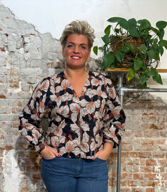 Lanius LANIUS v-hals blouse ONYX BLOOM van biologisch katoen