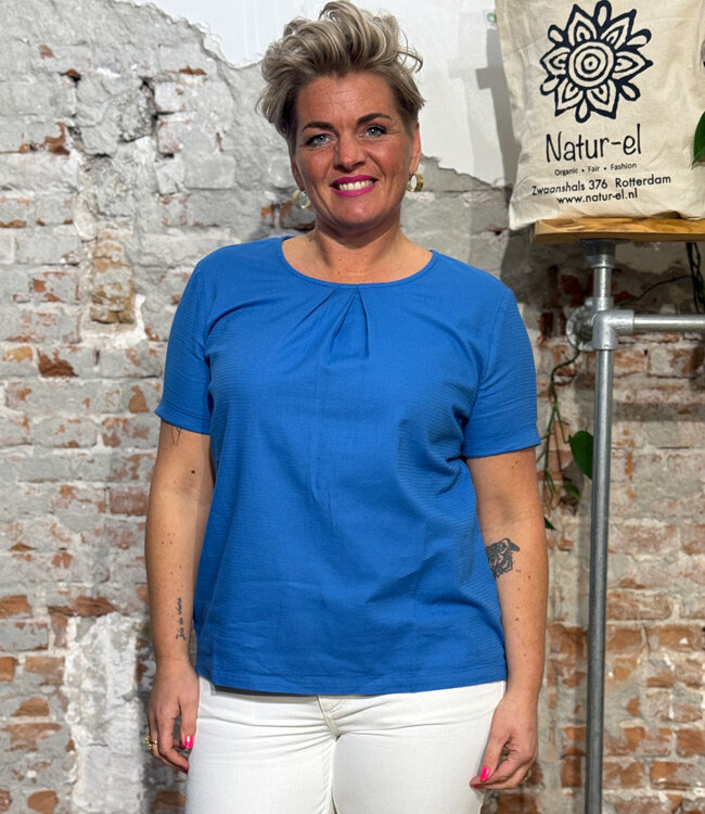 MADNESS blouse met plooi DOBBY BLUE biologisch katoen