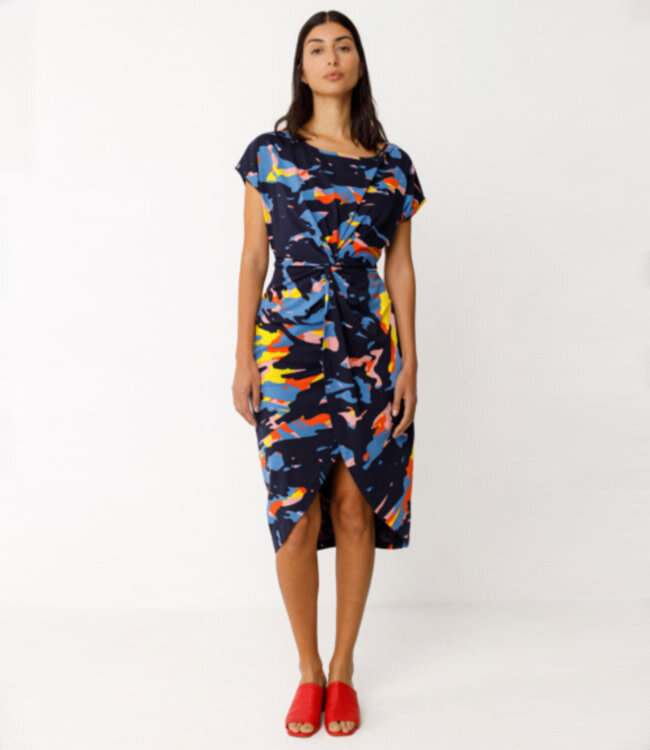 SKFK jurk met knoop detail AMADE CAMO van biologisch katoen