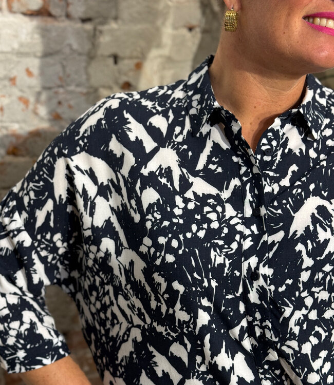 SKFK wijde blouse  met print TINA CAMO van ecovero