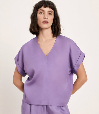 Lanius LANIUS effen v-hals blouse NORE PURPLE van tencel