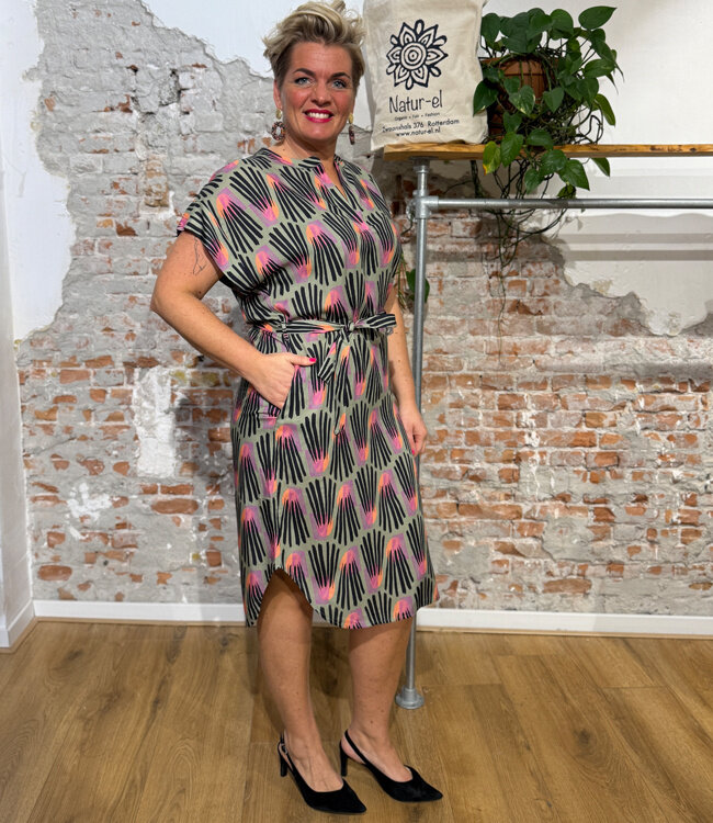 WIDDA v-hals jurk DENVER DASH met ceintuur van ecovero