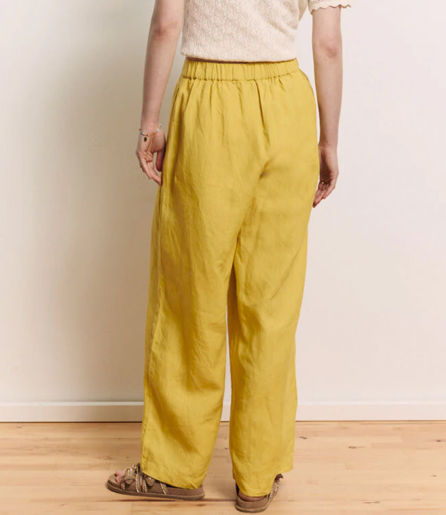 TRANQUILLO linnen broek met plooien MANGO