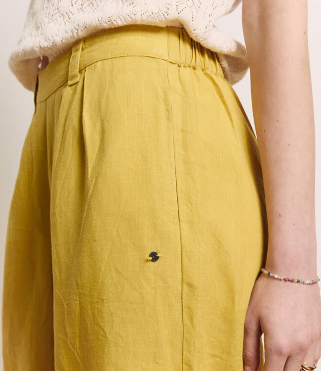 TRANQUILLO linnen broek met plooien MANGO