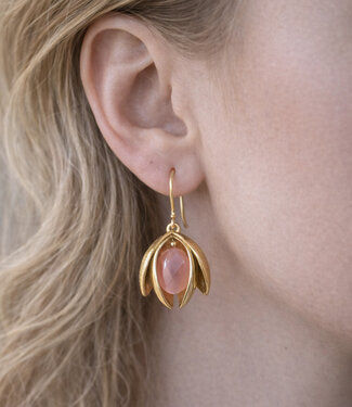 happy lona FAIRTRADE Oorbellen met halfedelsteen SNEEUWVLOK ROZE verguld