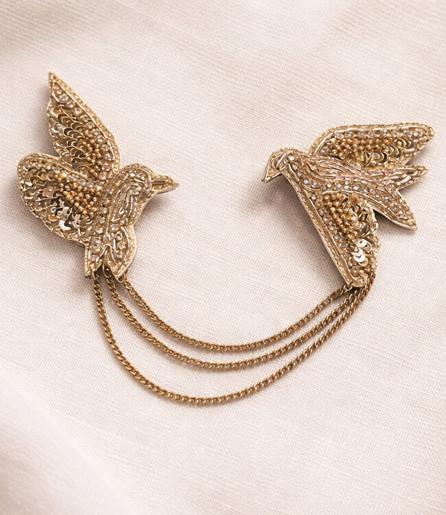 FAIRTRADE broche DOVES met pailetten en kralen