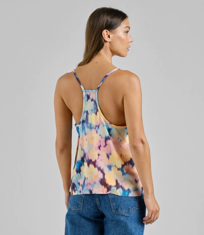 DEDICATED top met print HOBY IKAT van tencel