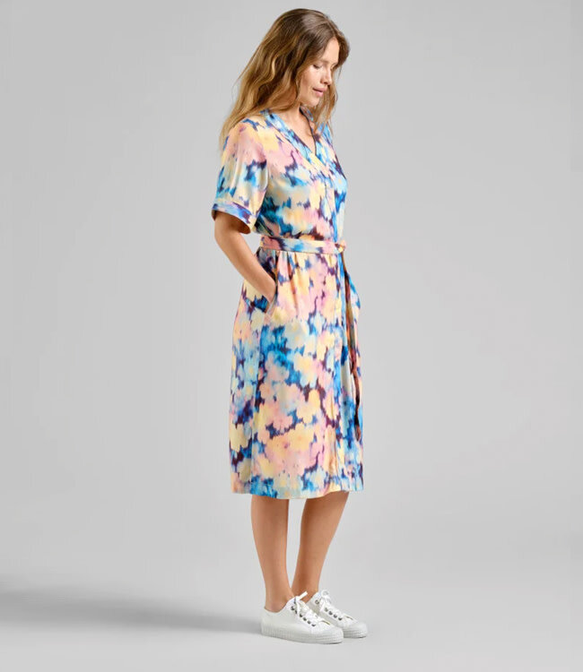 DEDICATED jurk KALLVIK IKAT met ceintuur van tencel